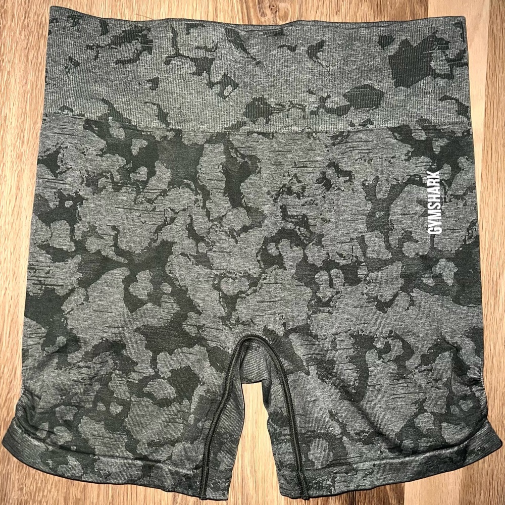 Gymshark adapt camp shorts size large